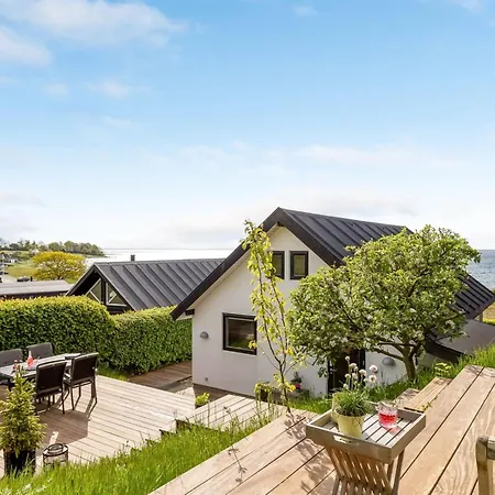 Holiday home Femija - 50m From The Sea By Interhome *